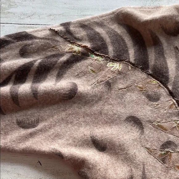 Aphrodite Embroidered Taupe Patterned Sweater - Picture 5 of 10